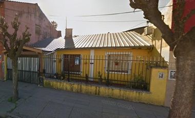 Casa en venta - 4 Dormitorios 2 Baños - Cochera - 375Mts2 - Grand Bourg