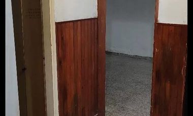 Casa en venta - 4 Dormitorios 2 Baños - Cochera - 375Mts2 - Grand Bourg