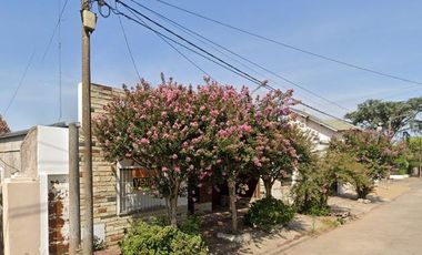 Casa en venta - 3 Dormitorios 1 Baño - Cochera - 480Mts2 - Moquehua