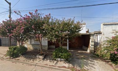 Casa en venta - 3 Dormitorios 1 Baño - Cochera - 480Mts2 - Moquehua