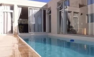Casa en venta - 2 Dormitorios 2 Baños - 400Mts2 - Miramar
