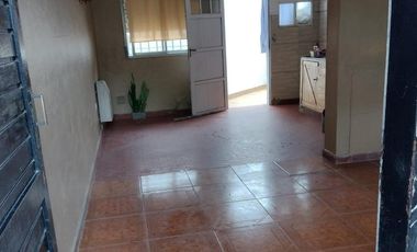 PH en venta - 3 Dormitorios 1 Baño - Cochera - 67.9Mts2 - Manuel B. Gonnet