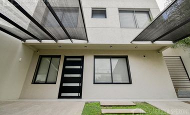 Casa 4 ambientes VENTA Lomas de Zamora