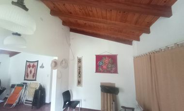 VENDE CASA CON PILETA POR RUTA 14