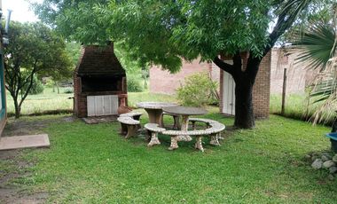 VENDE CASA CON PILETA POR RUTA 14