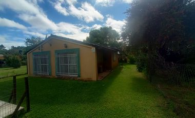 VENDE CASA CON PILETA POR RUTA 14