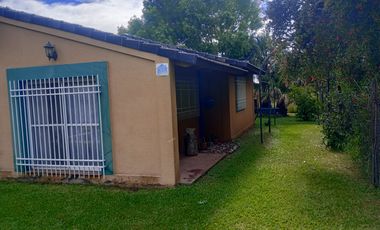 VENDE CASA CON PILETA POR RUTA 14