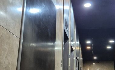 Oficina Moderna con excelente ilumunación, cocina y baño privado, Monserrat.