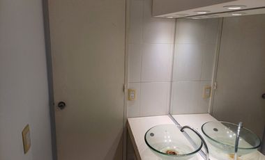 Oficina Moderna con excelente ilumunación, cocina y baño privado, Monserrat.