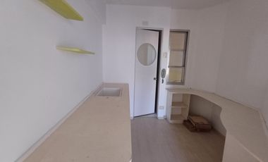 Oficina Moderna con excelente ilumunación, cocina y baño privado, Monserrat.