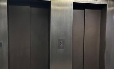 Oficina Moderna con excelente ilumunación, cocina y baño privado, Monserrat.