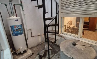 Olegario Andrade al 100 bis (Casa de pasillo 4 dormitorios C/Patio y Terraza)