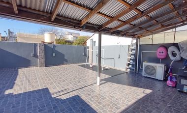 PH de 7 ambientes con amplia terraza