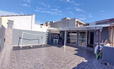 PH de 7 ambientes con amplia terraza