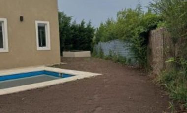 Casa en venta - 3 Dormitorios 2 Baños - Pilar