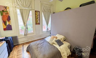 Venta Piso Departamento San Nicolas 4 Ambientes Balcon Frente con Dependencia