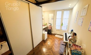 Venta Piso Departamento San Nicolas 4 Ambientes Balcon Frente con Dependencia