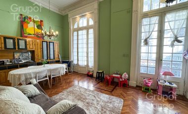 Venta Piso Departamento San Nicolas 4 Ambientes Balcon Frente con Dependencia