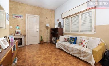 Casa 6 ambientes patio y parrilla