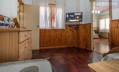 Casa 6 ambientes patio y parrilla