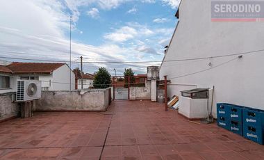 Casa 6 ambientes patio y parrilla