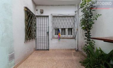 Casa 6 ambientes patio y parrilla