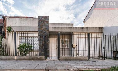 Casa 6 ambientes patio y parrilla