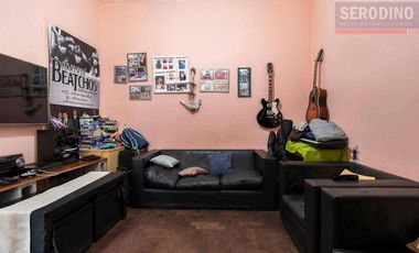 Casa 6 ambientes patio y parrilla