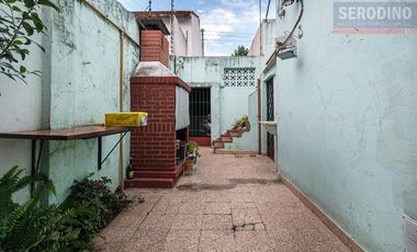 Casa 6 ambientes patio y parrilla