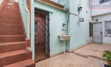 Casa 6 ambientes patio y parrilla