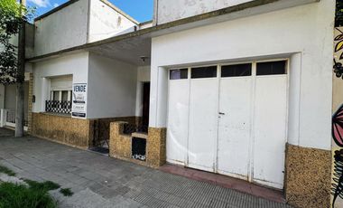 Casa en venta - 2 Dormitorios 1 Baño - Saladillo