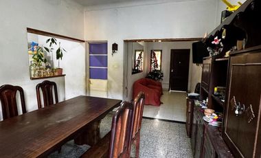 Casa en venta - 2 Dormitorios 1 Baño - Saladillo