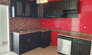 AMPLIA CASA DISPONIBLE, CERCA DE TODO EN BARCELONA RESIDENCIAL, PARQUE IND PACIF