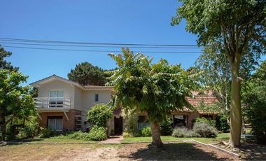 Casa en venta - 10 Dormitorios 10 Baños - 785Mts2 - Pinamar