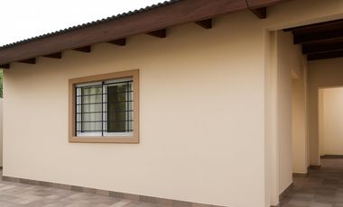 Casa 3 ambientes en Ranelagh, amplio lote, APTO CREDITO en venta