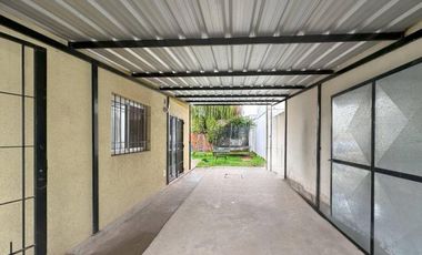 Casa en venta - 2 Dormitorios 1 Baño - Santa Fe