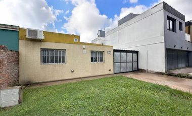 Casa en venta - 2 Dormitorios 1 Baño - Santa Fe