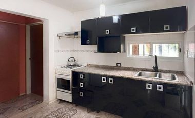 Casa en venta - 2 Dormitorios 1 Baño - Santa Fe