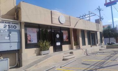 LOCAL EN RENTA, FRENTE A PLAZA CRYSTAL