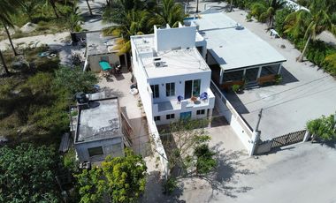 CASA EN VENTA EN TELCHAC PUERTO