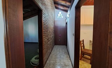 VENTA - PERMUTA Casa un dormitorio, cochera y jardín-Granadero Baigorria
