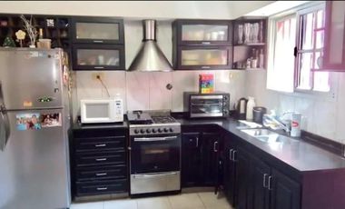 Casa en venta - 3 Dormitorios 2 Baños - Cochera - 207Mts2 - Banfield