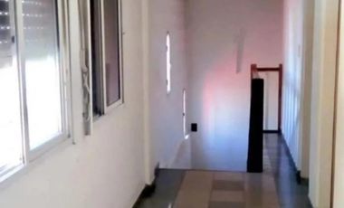 Casa en venta - 3 Dormitorios 2 Baños - Cochera - 207Mts2 - Banfield