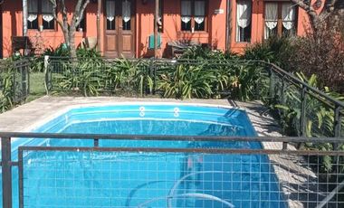 VENDO CHALET 3 AMBIENTES ACCESO A SIERRA DE LOS PADRES - AMPLIO PARQUE CON PISCINA