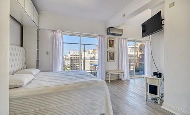 Amplio 3 ambientes c/ balcón terraza y parrilla - Recoleta