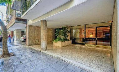 Amplio 3 ambientes c/ balcón terraza y parrilla - Recoleta