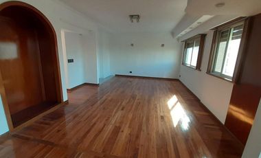 Departamento en venta - 3 Dormitorios 4 Baños- Cochera - 256Mts2 - Avellaneda