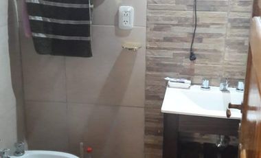 Casa en venta - 3 Dormitorios 1 Baño - 120Mts2 - Bernal Este