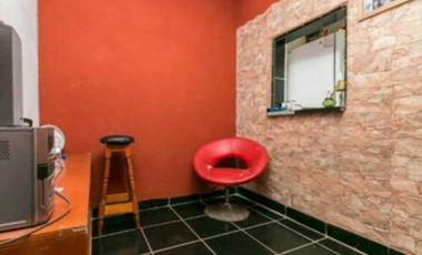 Casa en venta - 3 Dormitorios 1 Baño - 120Mts2 - Bernal Este