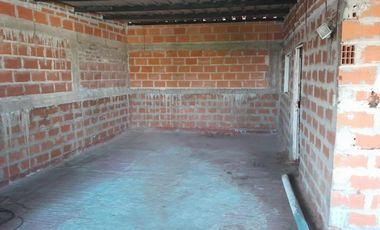 Casa en venta - 4 Dormitorios 3 Baños 1 Cochera - 280Mts2 - Lanús Este